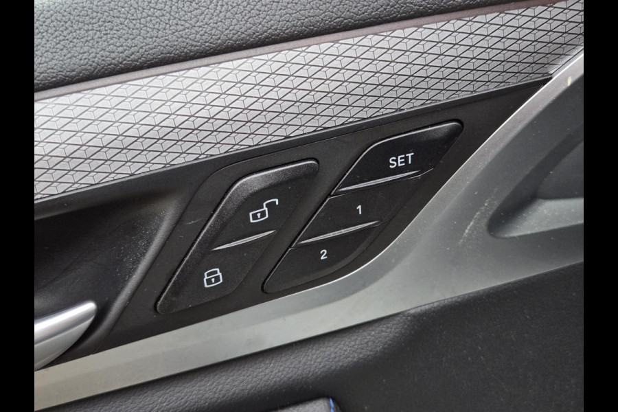 BMW X3 xDrive20i M SPORT | M SPORTSTOELEN | MEMORY STOELEN | PANORMA | TREKHAAK | CAMERA |