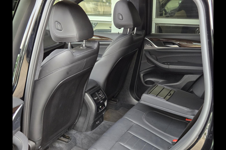 BMW X3 xDrive30e LCI | SPORTSTOELEN | LEDER | PANORAMADAK | CAMERA | TREKHAAK |