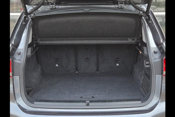 BMW X1 XDRIVE25E SPORT LINE | SPORTSTOELEN | PANORAMA | CAMERA | KEYLESS |