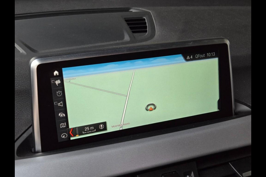 BMW X1 XDRIVE25E SPORT LINE | SPORTSTOELEN | PANORAMA | CAMERA | KEYLESS |