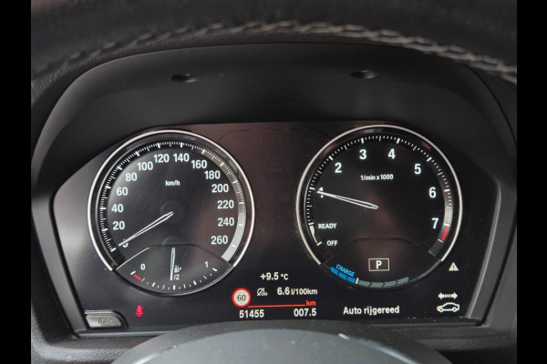 BMW X1 XDRIVE25E SPORT LINE | SPORTSTOELEN | PANORAMA | CAMERA | KEYLESS |