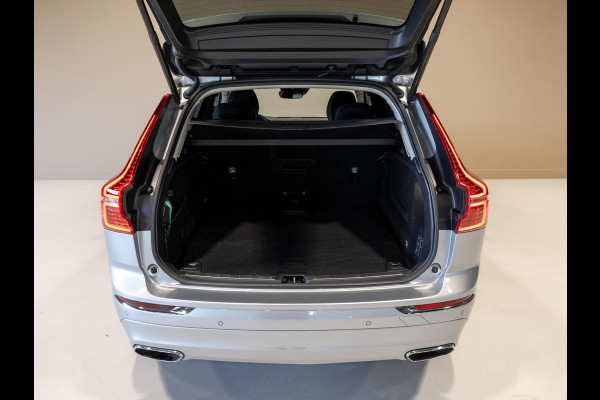 Volvo XC60 2.0 T8 Twin Engine AWD Inscription / 407pk / ERAD vervangen / Trekhaak / Panorama dak / Stoelverwarming /
