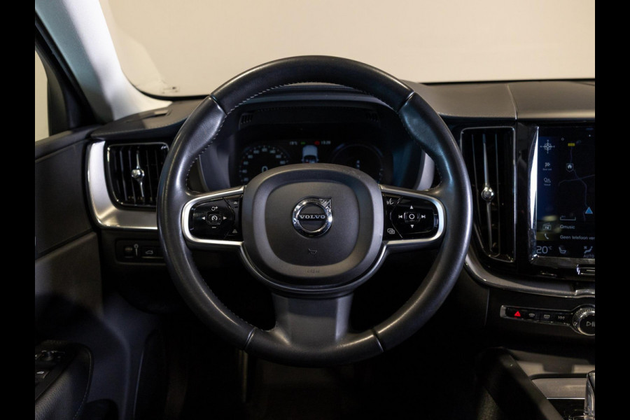 Volvo XC60 2.0 T8 Twin Engine AWD Inscription / 407pk / ERAD vervangen / Trekhaak / Panorama dak / Stoelverwarming /