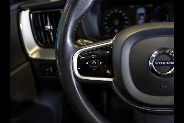 Volvo XC60 2.0 T8 Twin Engine AWD Inscription / 407pk / ERAD vervangen / Trekhaak / Panorama dak / Stoelverwarming /