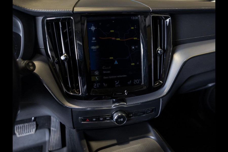 Volvo XC60 2.0 T8 Twin Engine AWD Inscription / 407pk / ERAD vervangen / Trekhaak / Panorama dak / Stoelverwarming /