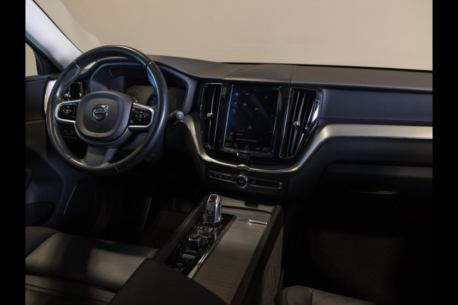 Volvo XC60 2.0 T8 Twin Engine AWD Inscription / 407pk / ERAD vervangen / Trekhaak / Panorama dak / Stoelverwarming /