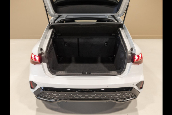 Audi A3 Sportback 35 TFSI S edition / 150pk / Panorama dak / Sonos / Achteruitrij camera /