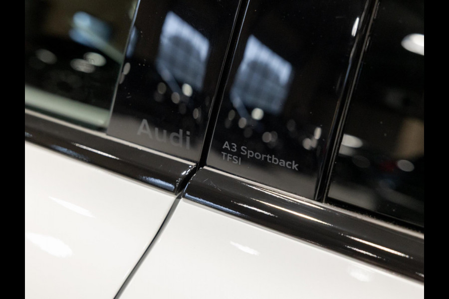 Audi A3 Sportback 35 TFSI S edition / 150pk / Panorama dak / Sonos / Achteruitrij camera /