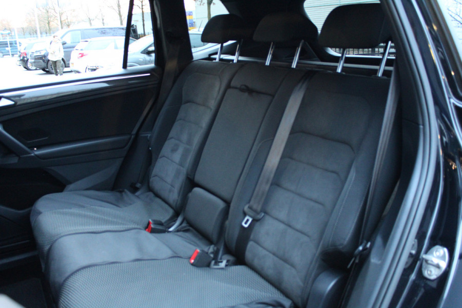 Volkswagen Tiguan Allspace 1.5 TSI Highline Business R | BTW | PANO | HUD | CAMERA | ACC | STOELVERWARMING |