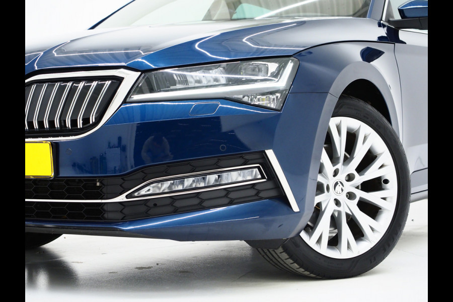 Škoda Superb Combi 1.4 TSI iV Style | Panoramadak | Canton | Trekhaak | 360 | Keyless | Adaptive Cruise | Carplay
