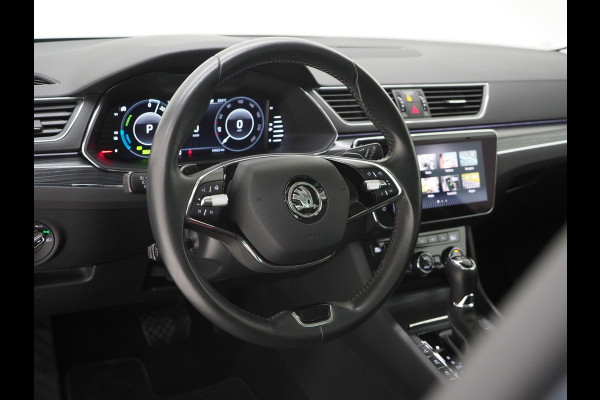 Škoda Superb Combi 1.4 TSI iV Style | Panoramadak | Canton | Trekhaak | 360 | Keyless | Adaptive Cruise | Carplay
