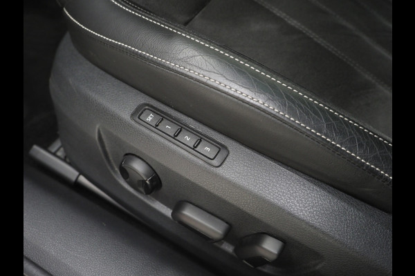 Škoda Superb Combi 1.4 TSI iV Style | Panoramadak | Canton | Trekhaak | 360 | Keyless | Adaptive Cruise | Carplay