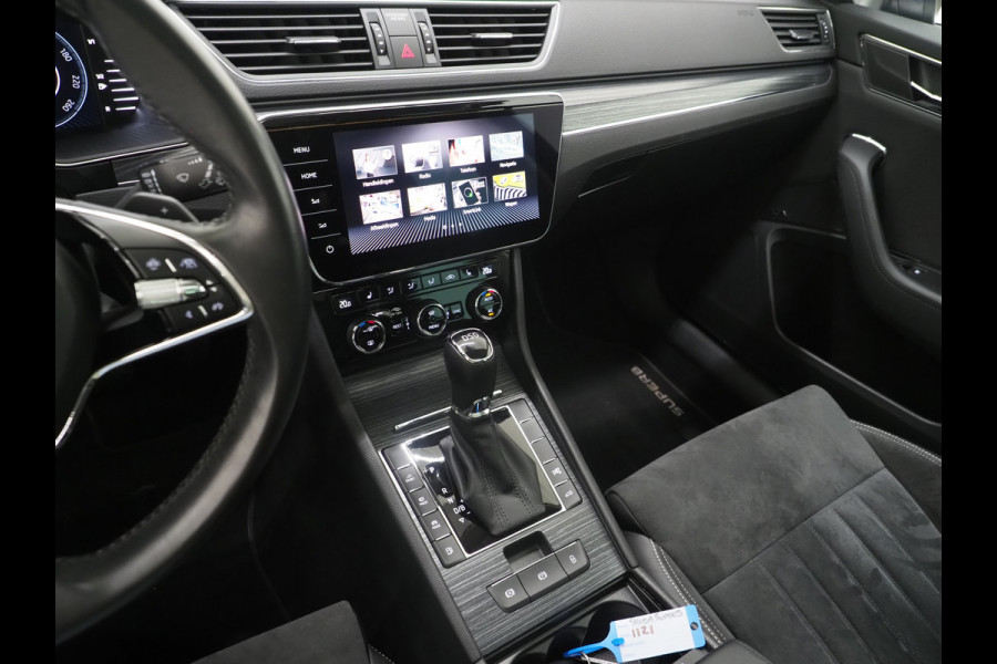 Škoda Superb Combi 1.4 TSI iV Style | Panoramadak | Canton | Trekhaak | 360 | Keyless | Adaptive Cruise | Carplay