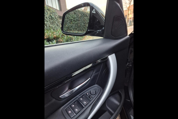 BMW 3-serie 320i M Sport Ed Apple CarPlay Trekhaak Camera Line Assist Shadow Executive