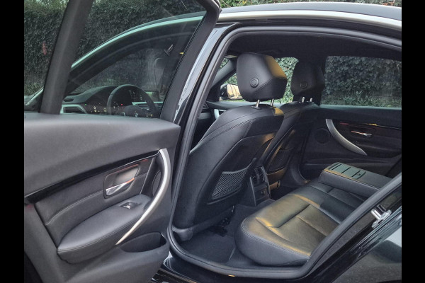 BMW 3-serie 320i M Sport Ed Apple CarPlay Trekhaak Camera Line Assist Shadow Executive