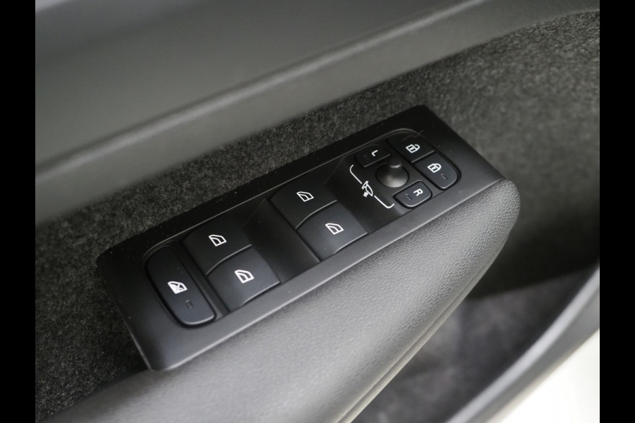 Volvo XC40 1.5 T5 Recharge R-Design | Panoramadak | Harman/Kardon | Trekhaak | Leder | Camera | Carplay