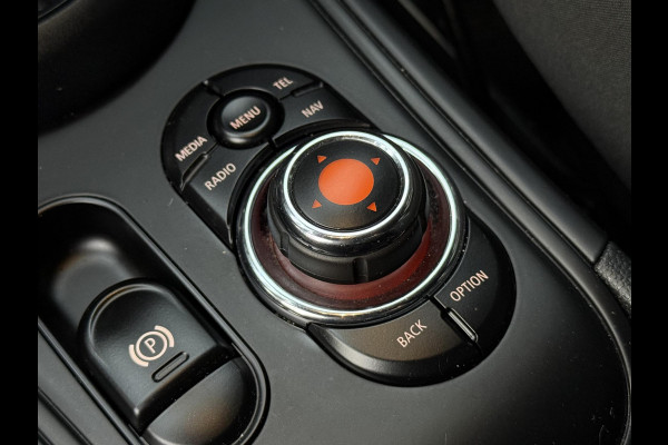 MINI Countryman 1.5 Cooper Pepper | HARMAN KARDON | TREKHAAK | CLIMATE CONTROL | NAVIGATIE |