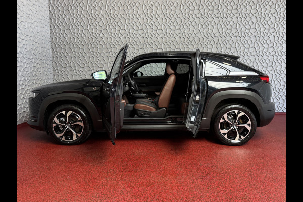 Mazda MX-30 E-SKYACTIV R-EV PHEV 170PK ELEK.STOEL H.U.D. CAMERA LED PLUG IN HYBRID phev