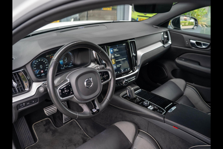 Volvo V60 2.0 T8 Twin Engine AWD R-Design / Memory / Adaptive / Bliss / CarPlay / Camera / Stoelverwarming