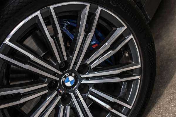 BMW 3-serie 330i M-Sport *Camera*Stoelverwarming*Led*Dealer onderhouden*