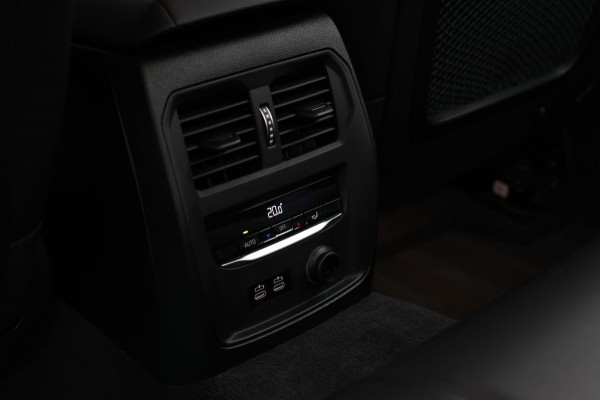 BMW 3-serie 330i M-Sport *Camera*Stoelverwarming*Led*Dealer onderhouden*