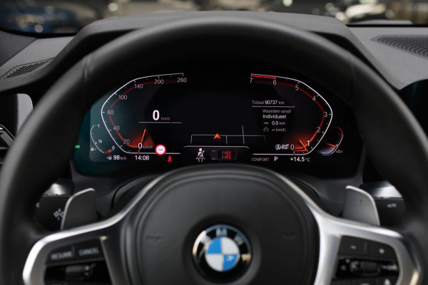 BMW 3-serie 330i M-Sport *Camera*Stoelverwarming*Led*Dealer onderhouden*