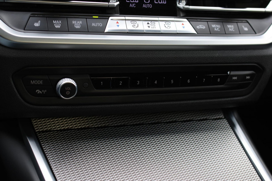 BMW 3-serie 330i M-Sport *Camera*Stoelverwarming*Led*Dealer onderhouden*
