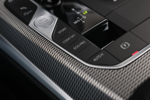 BMW 3-serie 330i M-Sport *Camera*Stoelverwarming*Led*Dealer onderhouden*