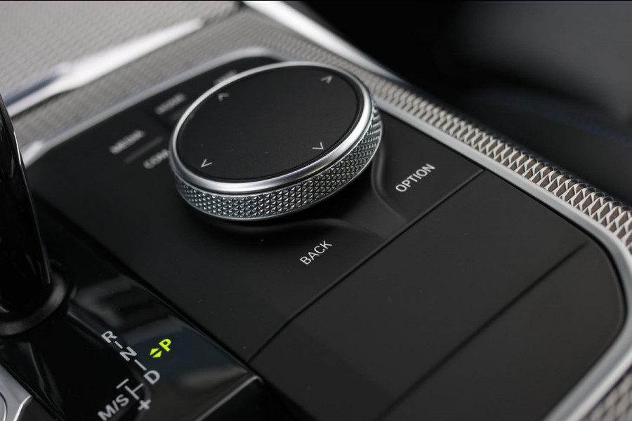 BMW 3-serie 330i M-Sport *Camera*Stoelverwarming*Led*Dealer onderhouden*