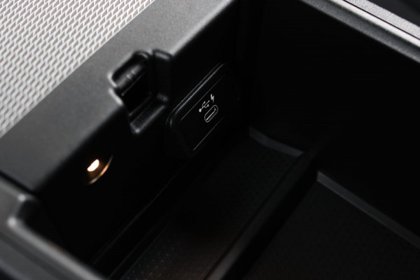 BMW 3-serie 330i M-Sport *Camera*Stoelverwarming*Led*Dealer onderhouden*