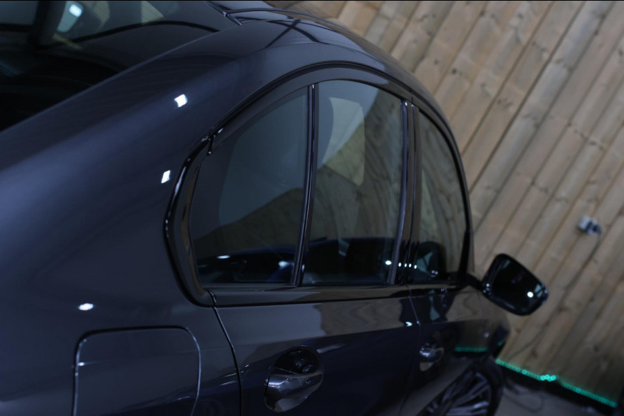 BMW 3-serie 330i M-Sport *Camera*Stoelverwarming*Led*Dealer onderhouden*