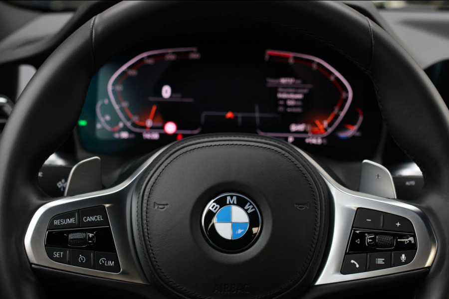 BMW 3-serie 330i M-Sport *Camera*Stoelverwarming*Led*Dealer onderhouden*
