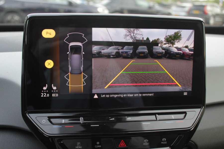 Volkswagen ID.3 First Plus 58 kWh / SOH 91,6% / Trekhaak / Camera / Keyless / Matrix LED / Interieurvoorverwarming / 19'' / DAB / 19'' / Navigatie / ACC