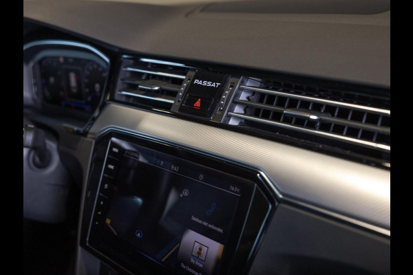 Volkswagen Passat Variant 1.5 TSI R-Line Business + / 150pk / Panorama dak / Achteruitrij camera / Stoelverwarming /