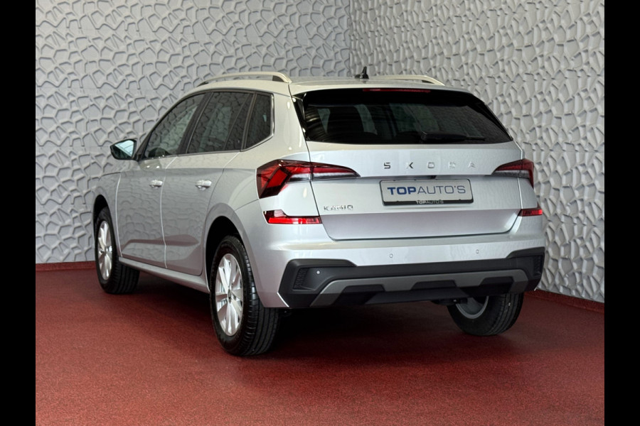 Škoda Kamiq TSI SELECTION 2025 CAMERA STOEL/STUUR ADAP.CRUISE VERW. CARPLAY NAVI VIR.COCKPIT LMV LED Top Auto's Wijchen, altijd 170 Nieuwe en bijna nieuwe Auto's met : Benzine /  PHEV / Plug in hybrid / Hybrid / Mild hybrid / Meerdere uitvoeringen leverbaar , Ambition , Business , Monte Carl