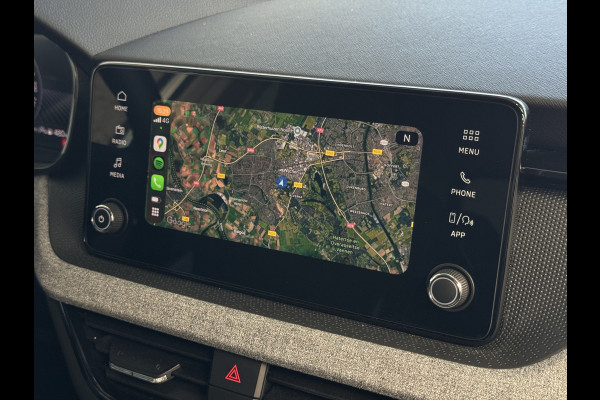 Škoda Kamiq TSI SELECTION 2025 CAMERA STOEL/STUUR ADAP.CRUISE VERW. CARPLAY NAVI VIR.COCKPIT LMV LED Top Auto's Wijchen, altijd 170 Nieuwe en bijna nieuwe Auto's met : Benzine /  PHEV / Plug in hybrid / Hybrid / Mild hybrid / Meerdere uitvoeringen leverbaar , Ambition , Business , Monte Carl