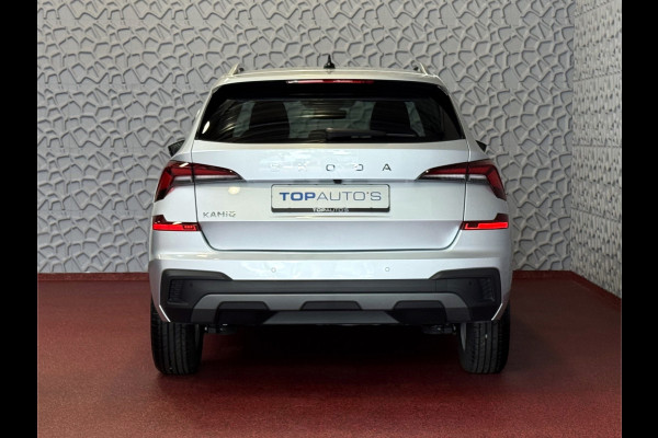 Škoda Kamiq TSI SELECTION 2025 CAMERA STOEL/STUUR ADAP.CRUISE VERW. CARPLAY NAVI VIR.COCKPIT LMV LED Top Auto's Wijchen, altijd 170 Nieuwe en bijna nieuwe Auto's met : Benzine /  PHEV / Plug in hybrid / Hybrid / Mild hybrid / Meerdere uitvoeringen leverbaar , Ambition , Business , Monte Carl