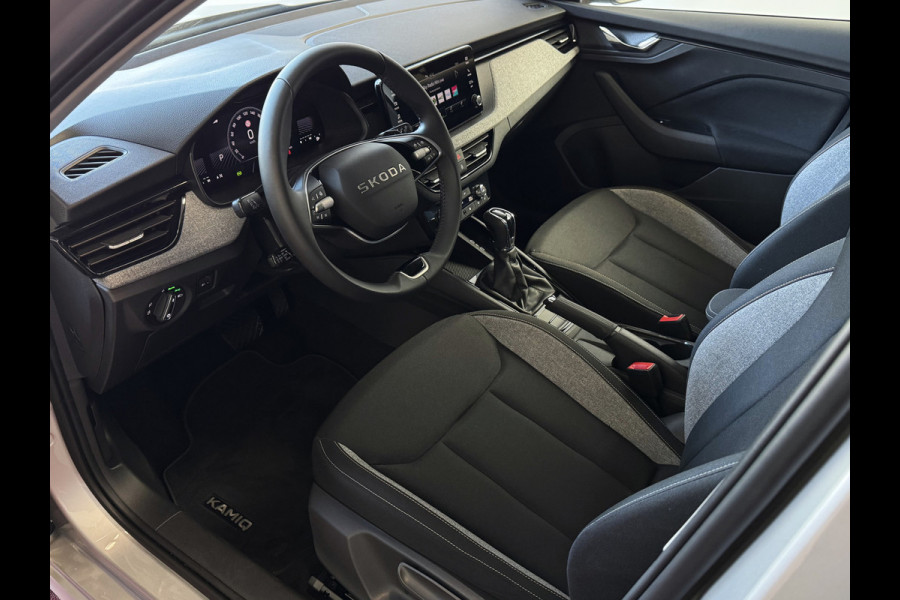 Škoda Kamiq TSI SELECTION 2025 CAMERA STOEL/STUUR ADAP.CRUISE VERW. CARPLAY NAVI VIR.COCKPIT LMV LED Top Auto's Wijchen, altijd 170 Nieuwe en bijna nieuwe Auto's met : Benzine /  PHEV / Plug in hybrid / Hybrid / Mild hybrid / Meerdere uitvoeringen leverbaar , Ambition , Business , Monte Carl