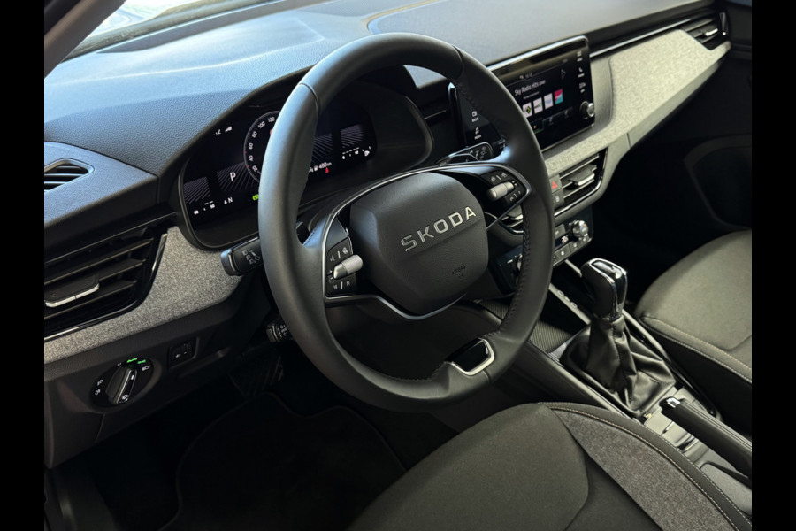Škoda Kamiq TSI SELECTION 2025 CAMERA STOEL/STUUR ADAP.CRUISE VERW. CARPLAY NAVI VIR.COCKPIT LMV LED Top Auto's Wijchen, altijd 170 Nieuwe en bijna nieuwe Auto's met : Benzine /  PHEV / Plug in hybrid / Hybrid / Mild hybrid / Meerdere uitvoeringen leverbaar , Ambition , Business , Monte Carl