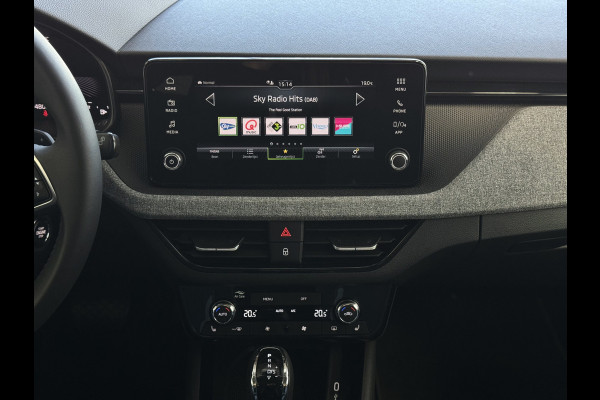 Škoda Kamiq TSI SELECTION 2025 CAMERA STOEL/STUUR ADAP.CRUISE VERW. CARPLAY NAVI VIR.COCKPIT LMV LED Top Auto's Wijchen, altijd 170 Nieuwe en bijna nieuwe Auto's met : Benzine /  PHEV / Plug in hybrid / Hybrid / Mild hybrid / Meerdere uitvoeringen leverbaar , Ambition , Business , Monte Carl
