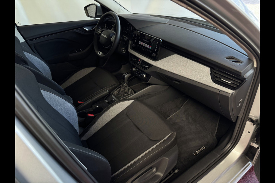 Škoda Kamiq TSI SELECTION 2025 CAMERA STOEL/STUUR ADAP.CRUISE VERW. CARPLAY NAVI VIR.COCKPIT LMV LED Top Auto's Wijchen, altijd 170 Nieuwe en bijna nieuwe Auto's met : Benzine /  PHEV / Plug in hybrid / Hybrid / Mild hybrid / Meerdere uitvoeringen leverbaar , Ambition , Business , Monte Carl