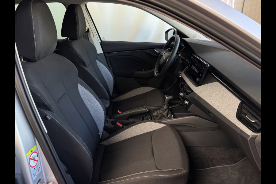 Škoda Kamiq TSI SELECTION 2025 CAMERA STOEL/STUUR ADAP.CRUISE VERW. CARPLAY NAVI VIR.COCKPIT LMV LED Top Auto's Wijchen, altijd 170 Nieuwe en bijna nieuwe Auto's met : Benzine /  PHEV / Plug in hybrid / Hybrid / Mild hybrid / Meerdere uitvoeringen leverbaar , Ambition , Business , Monte Carl