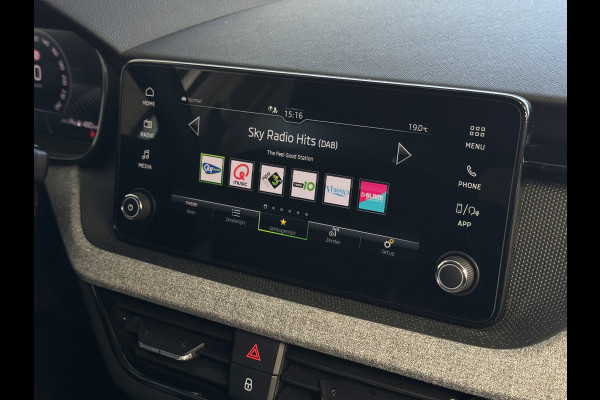 Škoda Kamiq TSI SELECTION 2025 CAMERA STOEL/STUUR ADAP.CRUISE VERW. CARPLAY NAVI VIR.COCKPIT LMV LED Top Auto's Wijchen, altijd 170 Nieuwe en bijna nieuwe Auto's met : Benzine /  PHEV / Plug in hybrid / Hybrid / Mild hybrid / Meerdere uitvoeringen leverbaar , Ambition , Business , Monte Carl