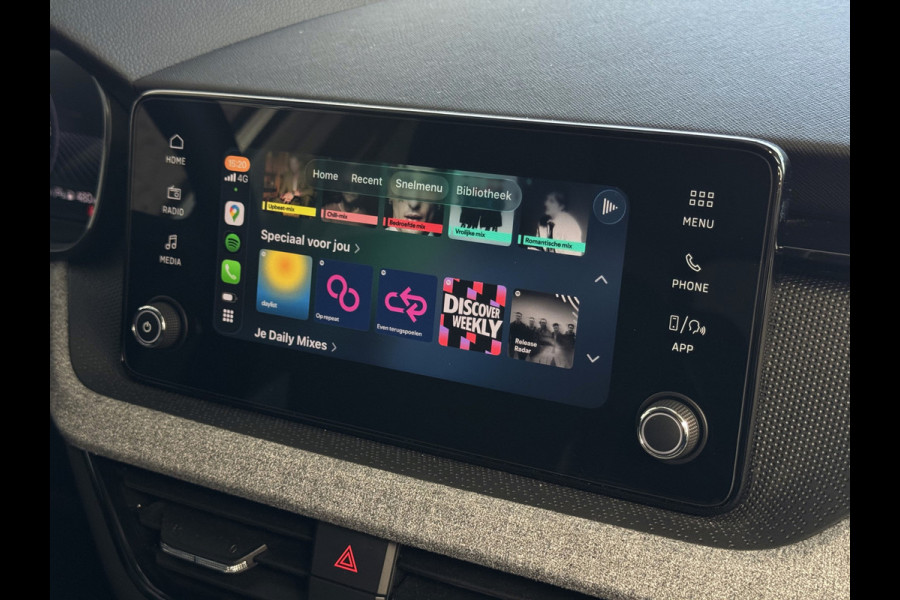 Škoda Kamiq TSI SELECTION 2025 CAMERA STOEL/STUUR ADAP.CRUISE VERW. CARPLAY NAVI VIR.COCKPIT LMV LED Top Auto's Wijchen, altijd 170 Nieuwe en bijna nieuwe Auto's met : Benzine /  PHEV / Plug in hybrid / Hybrid / Mild hybrid / Meerdere uitvoeringen leverbaar , Ambition , Business , Monte Carl