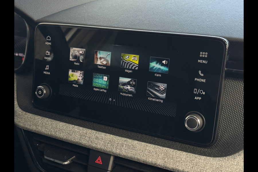 Škoda Kamiq TSI SELECTION 2025 CAMERA STOEL/STUUR ADAP.CRUISE VERW. CARPLAY NAVI VIR.COCKPIT LMV LED Top Auto's Wijchen, altijd 170 Nieuwe en bijna nieuwe Auto's met : Benzine /  PHEV / Plug in hybrid / Hybrid / Mild hybrid / Meerdere uitvoeringen leverbaar , Ambition , Business , Monte Carl
