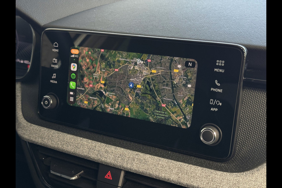 Škoda Kamiq TSI SELECTION 2025 CAMERA STOEL/STUUR ADAP.CRUISE VERW. CARPLAY NAVI VIR.COCKPIT LMV LED Top Auto's Wijchen, altijd 170 Nieuwe en bijna nieuwe Auto's met : Benzine /  PHEV / Plug in hybrid / Hybrid / Mild hybrid / Meerdere uitvoeringen leverbaar , Ambition , Business , Monte Carl