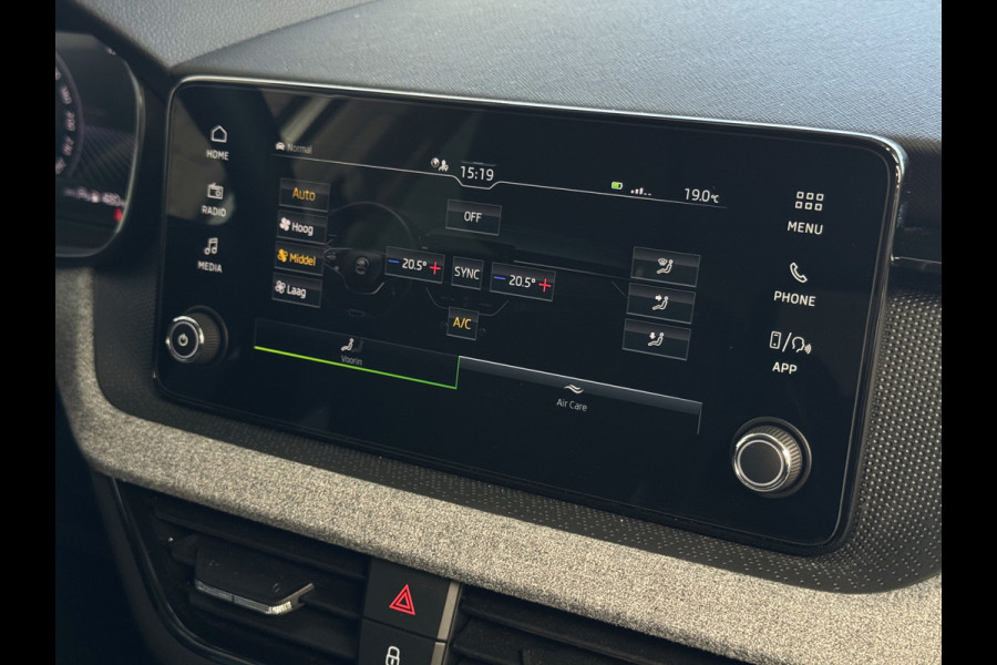 Škoda Kamiq TSI SELECTION 2025 CAMERA STOEL/STUUR ADAP.CRUISE VERW. CARPLAY NAVI VIR.COCKPIT LMV LED Top Auto's Wijchen, altijd 170 Nieuwe en bijna nieuwe Auto's met : Benzine /  PHEV / Plug in hybrid / Hybrid / Mild hybrid / Meerdere uitvoeringen leverbaar , Ambition , Business , Monte Carl
