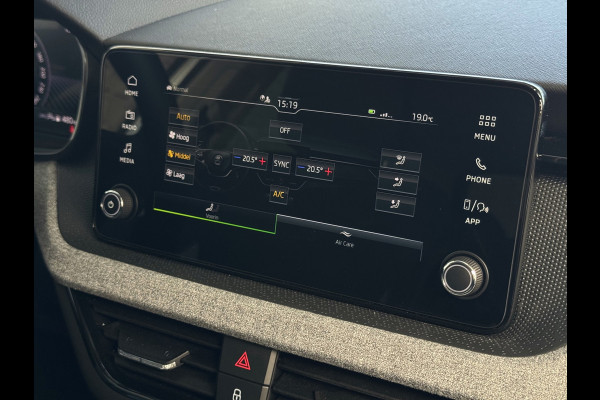 Škoda Kamiq TSI SELECTION 2025 CAMERA STOEL/STUUR ADAP.CRUISE VERW. CARPLAY NAVI VIR.COCKPIT LMV LED Top Auto's Wijchen, altijd 170 Nieuwe en bijna nieuwe Auto's met : Benzine /  PHEV / Plug in hybrid / Hybrid / Mild hybrid / Meerdere uitvoeringen leverbaar , Ambition , Business , Monte Carl
