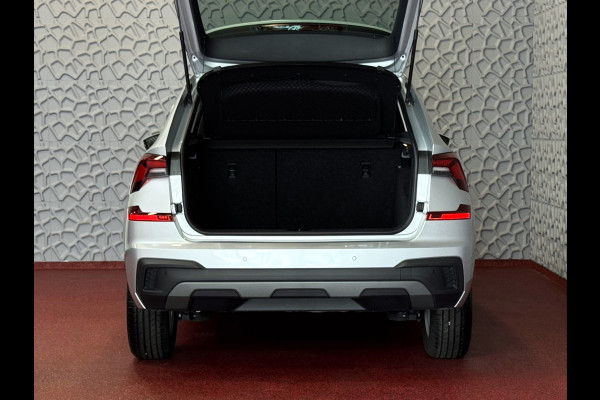 Škoda Kamiq TSI SELECTION 2025 CAMERA STOEL/STUUR ADAP.CRUISE VERW. CARPLAY NAVI VIR.COCKPIT LMV LED Top Auto's Wijchen, altijd 170 Nieuwe en bijna nieuwe Auto's met : Benzine /  PHEV / Plug in hybrid / Hybrid / Mild hybrid / Meerdere uitvoeringen leverbaar , Ambition , Business , Monte Carl