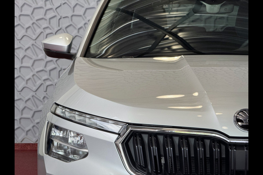 Škoda Kamiq TSI SELECTION 2025 CAMERA STOEL/STUUR ADAP.CRUISE VERW. CARPLAY NAVI VIR.COCKPIT LMV LED Top Auto's Wijchen, altijd 170 Nieuwe en bijna nieuwe Auto's met : Benzine /  PHEV / Plug in hybrid / Hybrid / Mild hybrid / Meerdere uitvoeringen leverbaar , Ambition , Business , Monte Carl